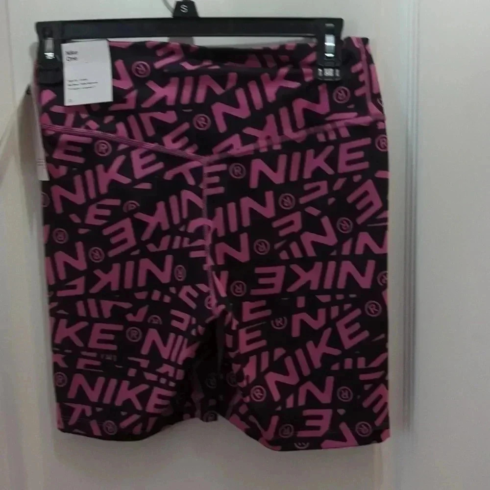 NIKE one women's biker shorts - Picture 3 of 10